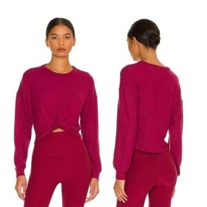 Beyond Yoga Twist It Fate Cropped Pullover in Garnet Red Size Large